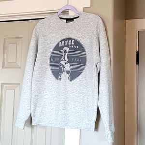 Women's or Men's Oversized small sweatshirt from Bryce Canyon!  Like new!!!